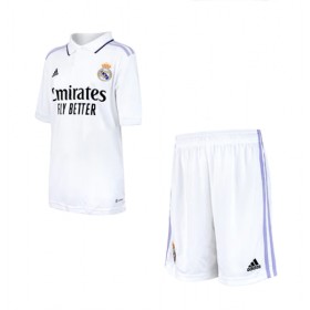 Baby Fußballbekleidung Real Madrid Heimtrikot 2022-23 Kurzarm (+ kurze hosen)
